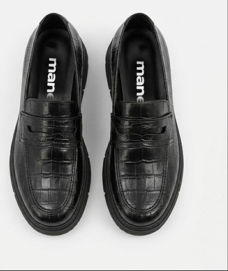 Zapatos negro de piso lagarto