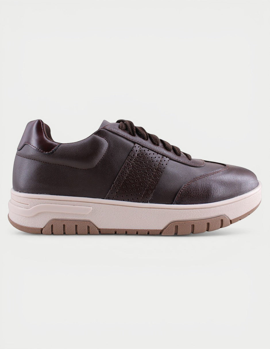 Manet brown leather sneakers for men with perforated side detail and contrasting sole. Versatile for casual or refined looks.