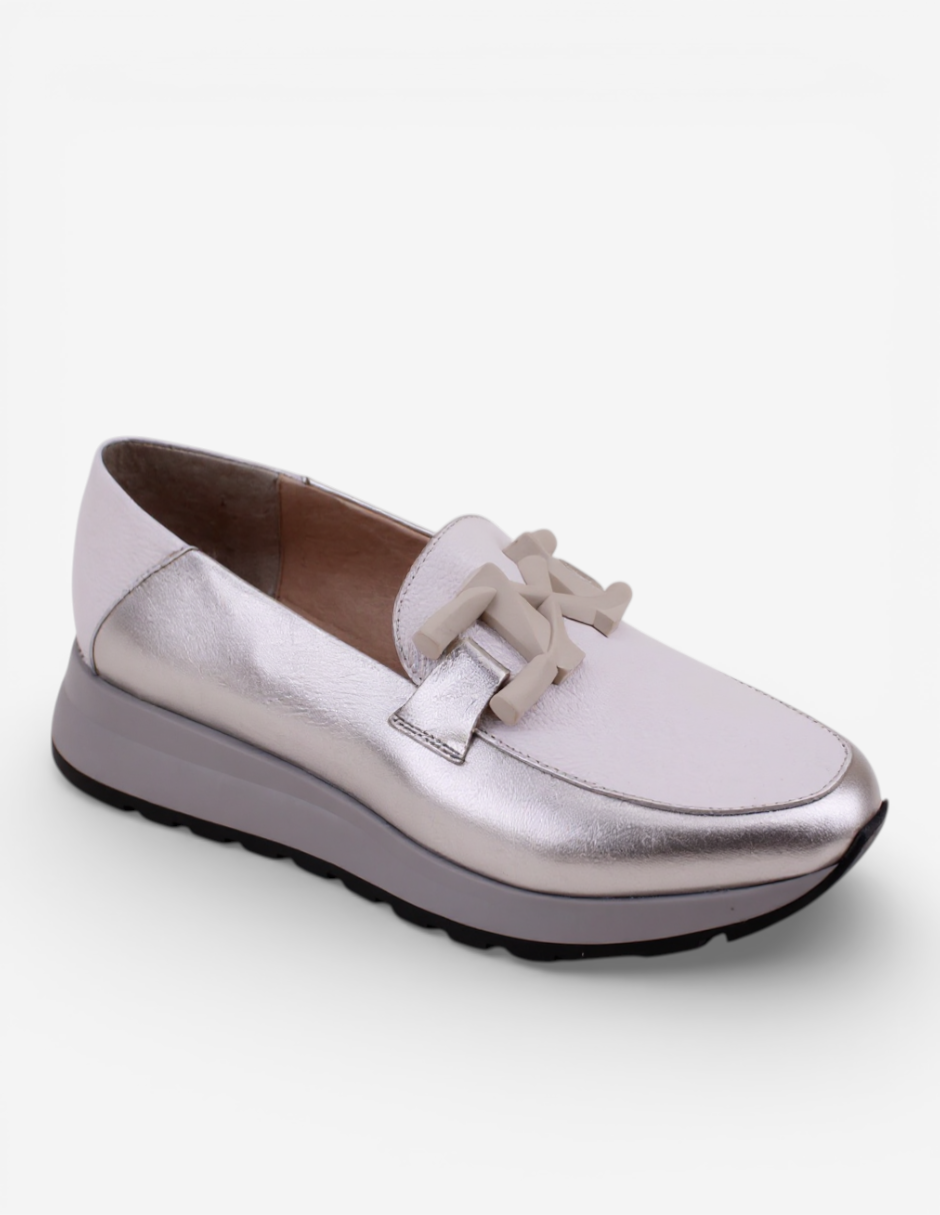 Manet Zulia 02 silver leather loafers with a decorative chain detail and grey platform sole.